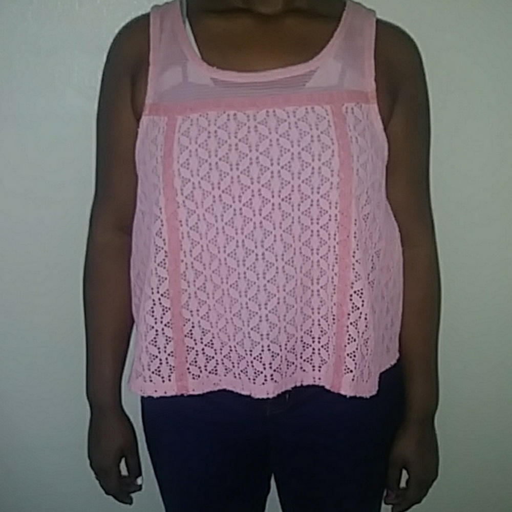 Lace cropped top